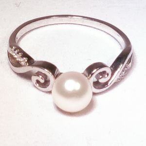 Vantel Pearls Enduring Hope Ring
